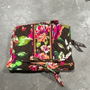 Retired Vera Bradley Essentials Cosmetic bag in English Rose